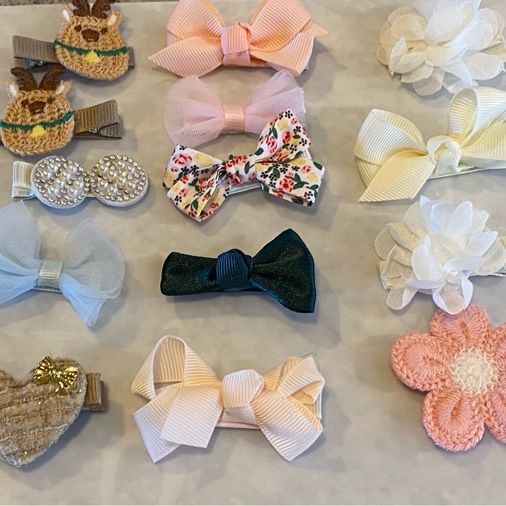 14 Assorted Kids Hair bows/clips